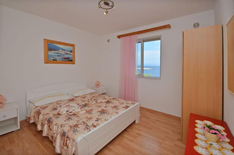 White Stone Place - Housity