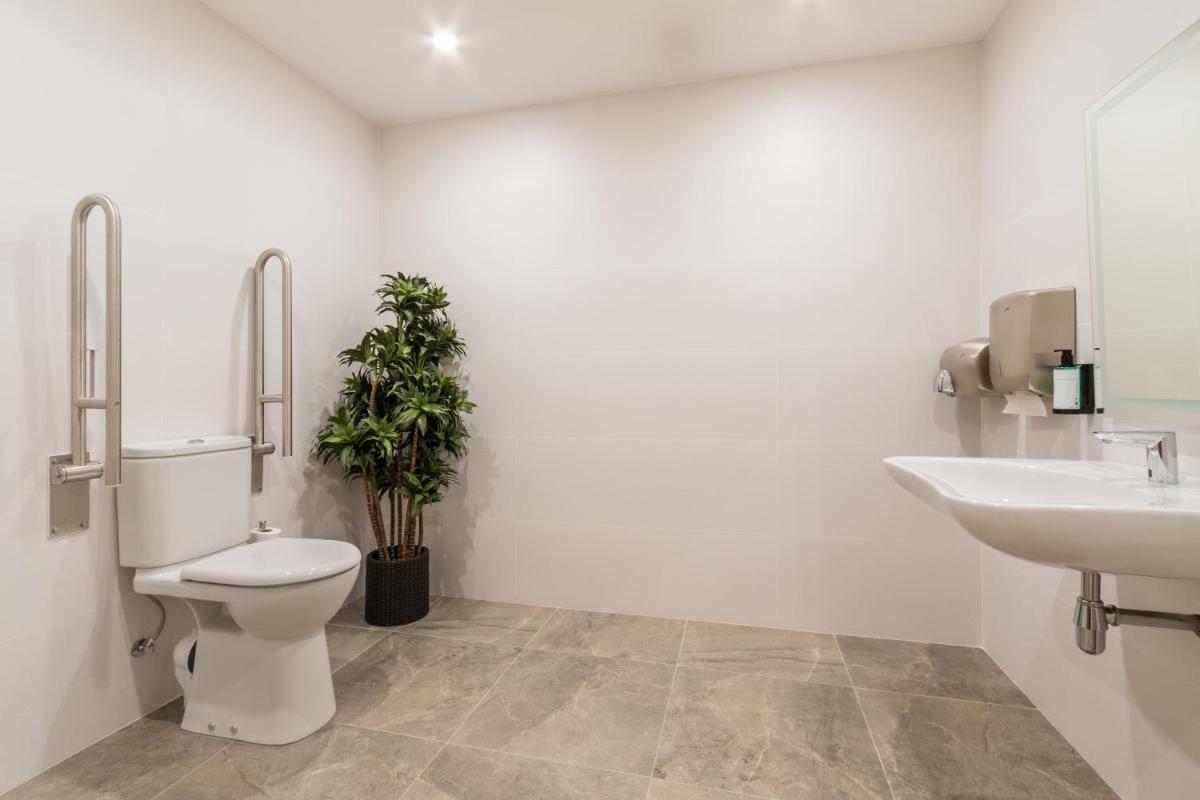 Un baño de Hotel Anabel