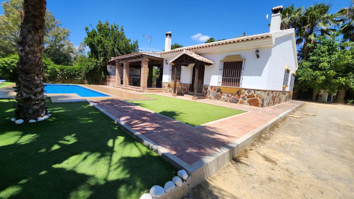 CASA PEPE Y MARI CON PISCINA - Housity