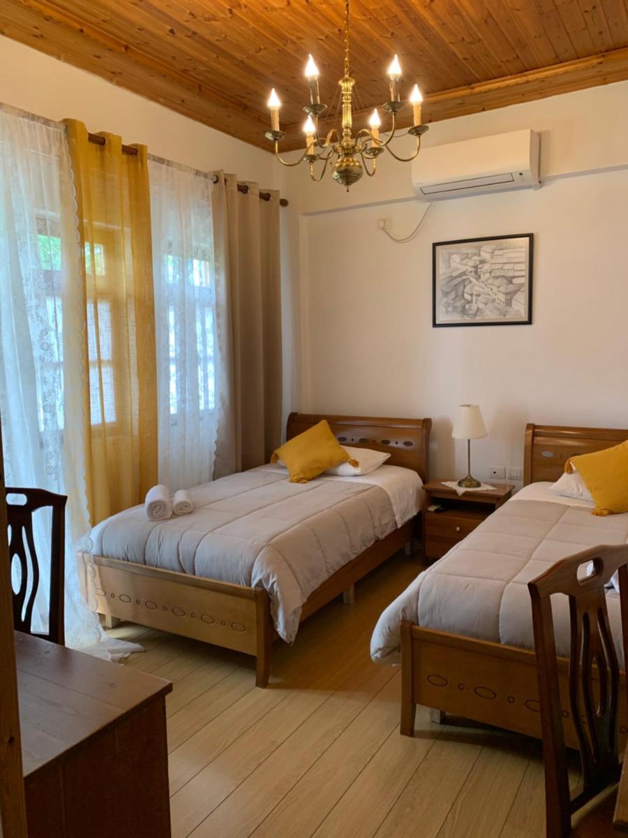 Hotel Gjirokastra - Housity
