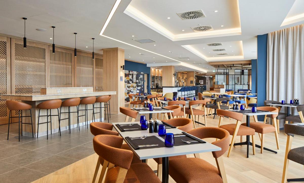 Courtyard by Marriott Stoke on Trent Staffordshire - Housity