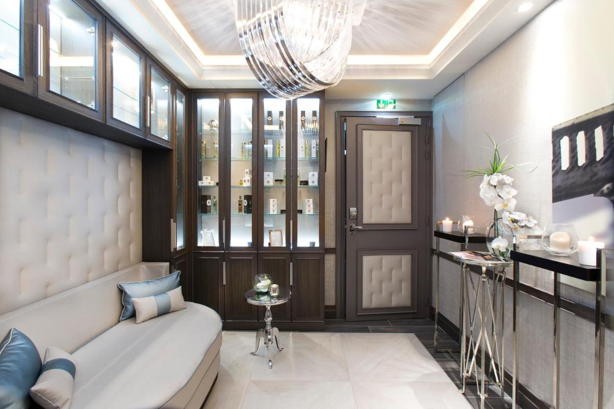 Coin salon dans l'établissement Le Grand Hotel de Cabourg - MGallery Collection