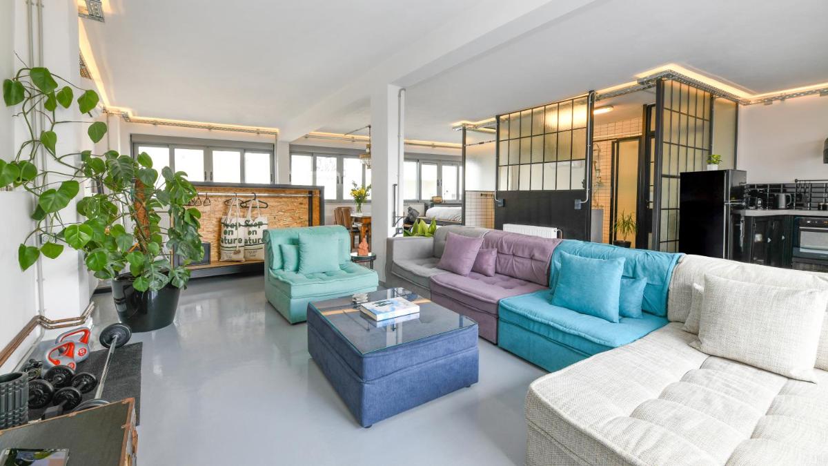 Monastiraki #WallsFree Experience- Unspoiled Athens Apartments - Housity