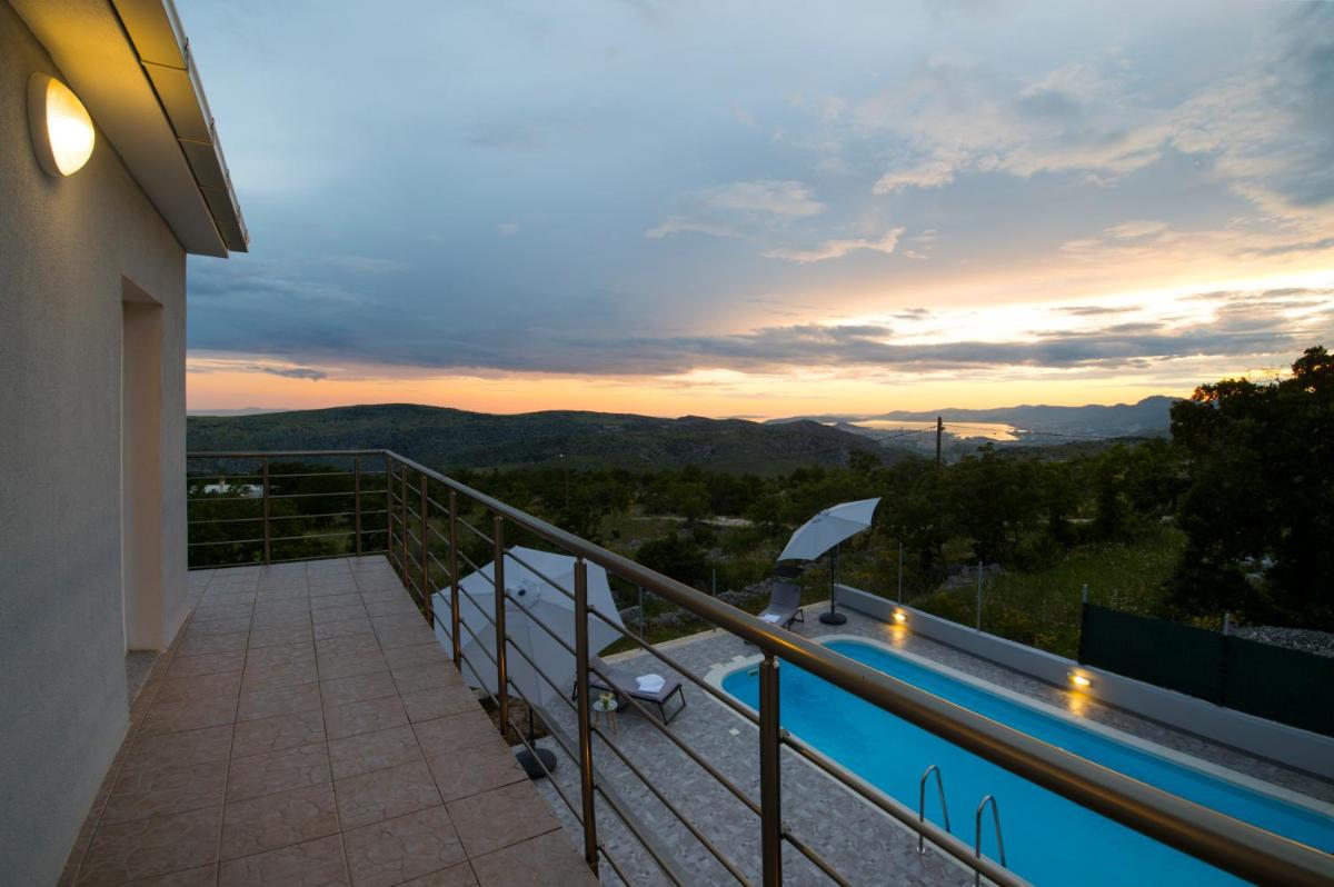 Mountain House Kajko with pool & free parking on site - Housity
