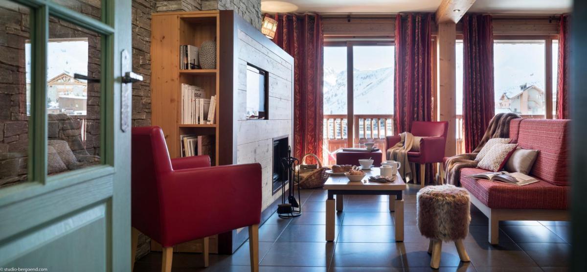 Coin salon dans l'établissement Résidences Village Montana by Les Etincelles