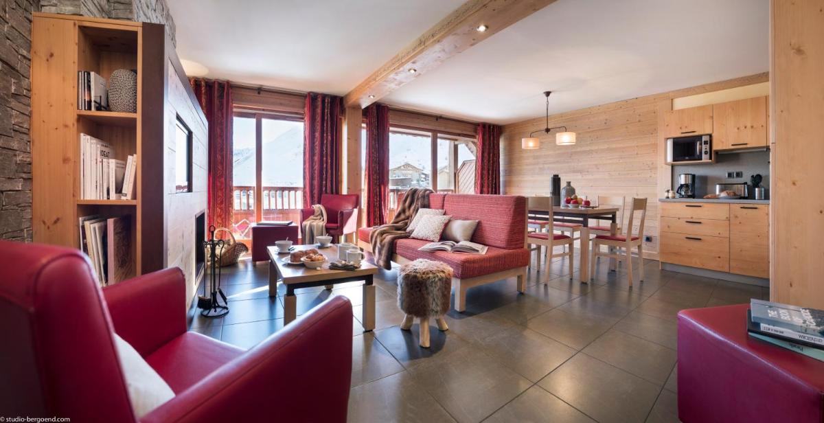 Coin salon dans l'établissement Résidences Village Montana by Les Etincelles