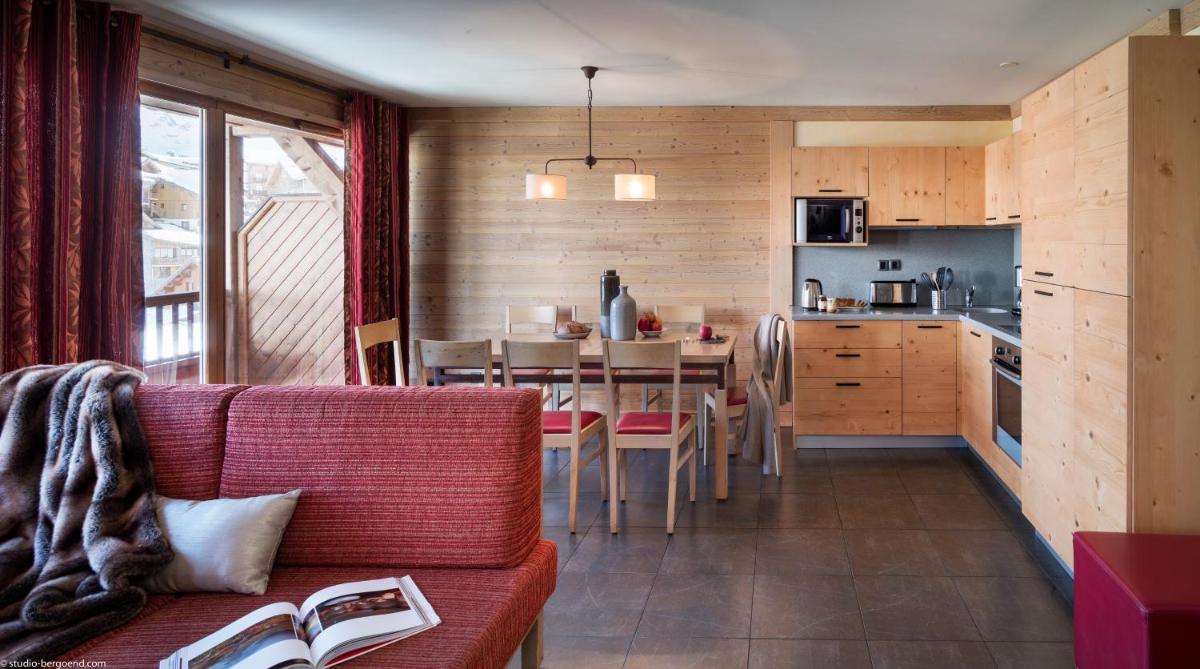 Cuisine ou kitchenette dans l'établissement Résidences Village Montana by Les Etincelles