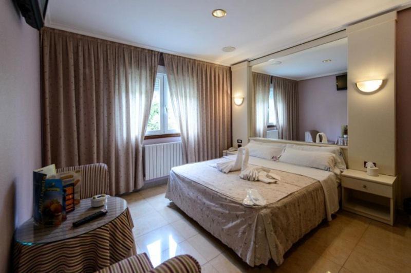 Motel Cancun Barbadas-Ourense - Housity