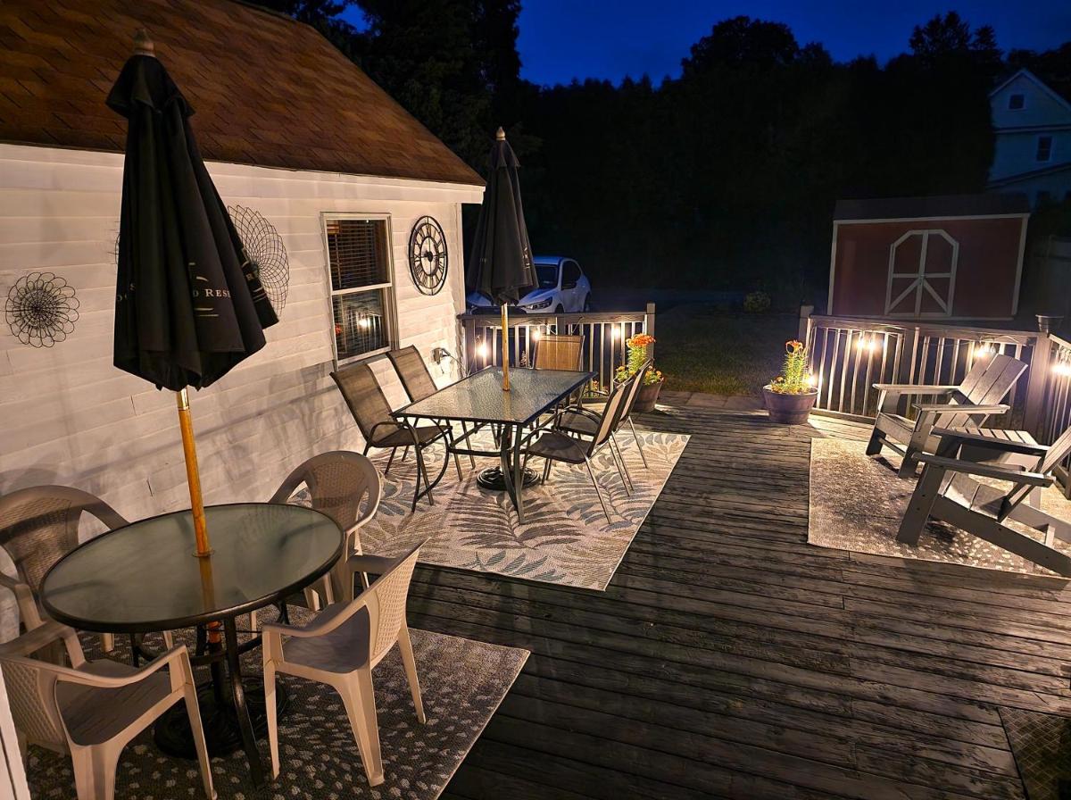Saratoga Eastside Home perfect Autumn getaway - Housity