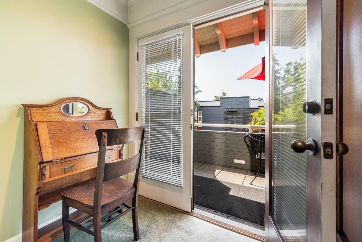 Seattle Gaslight Inn - Housity