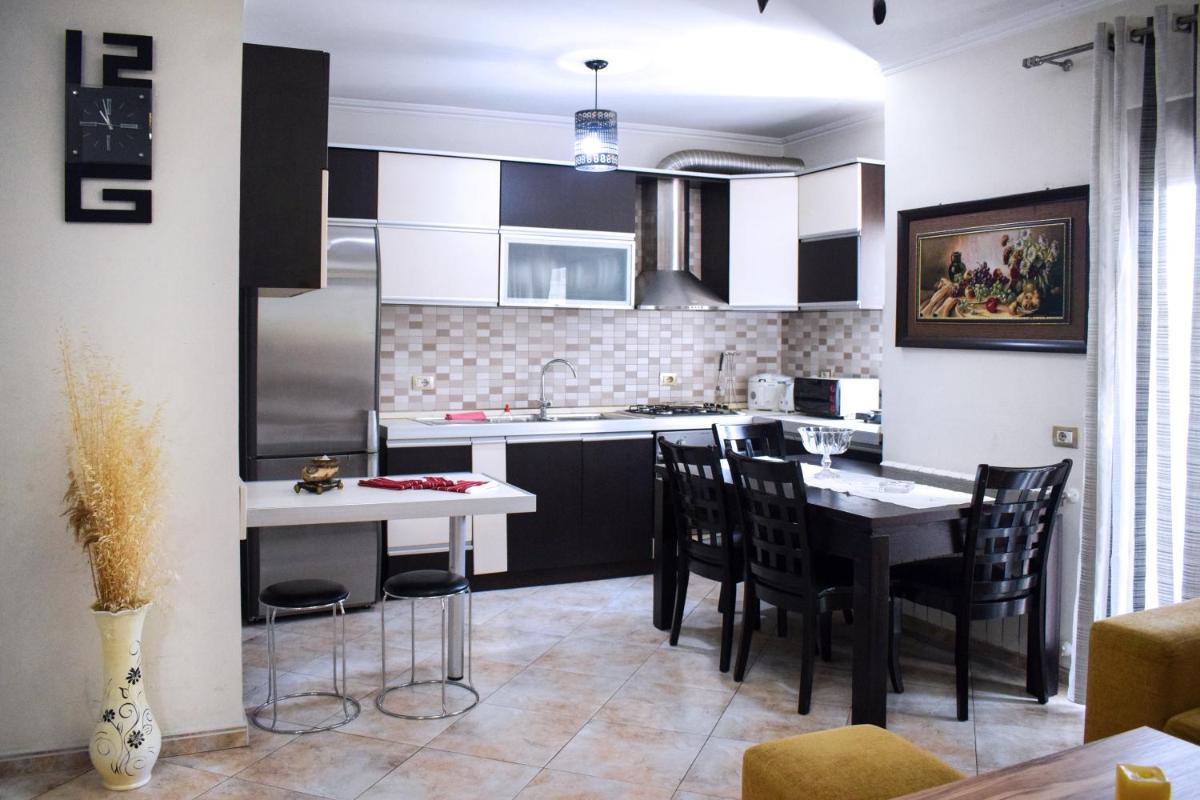 Suitetrails - New Apartment ZOE