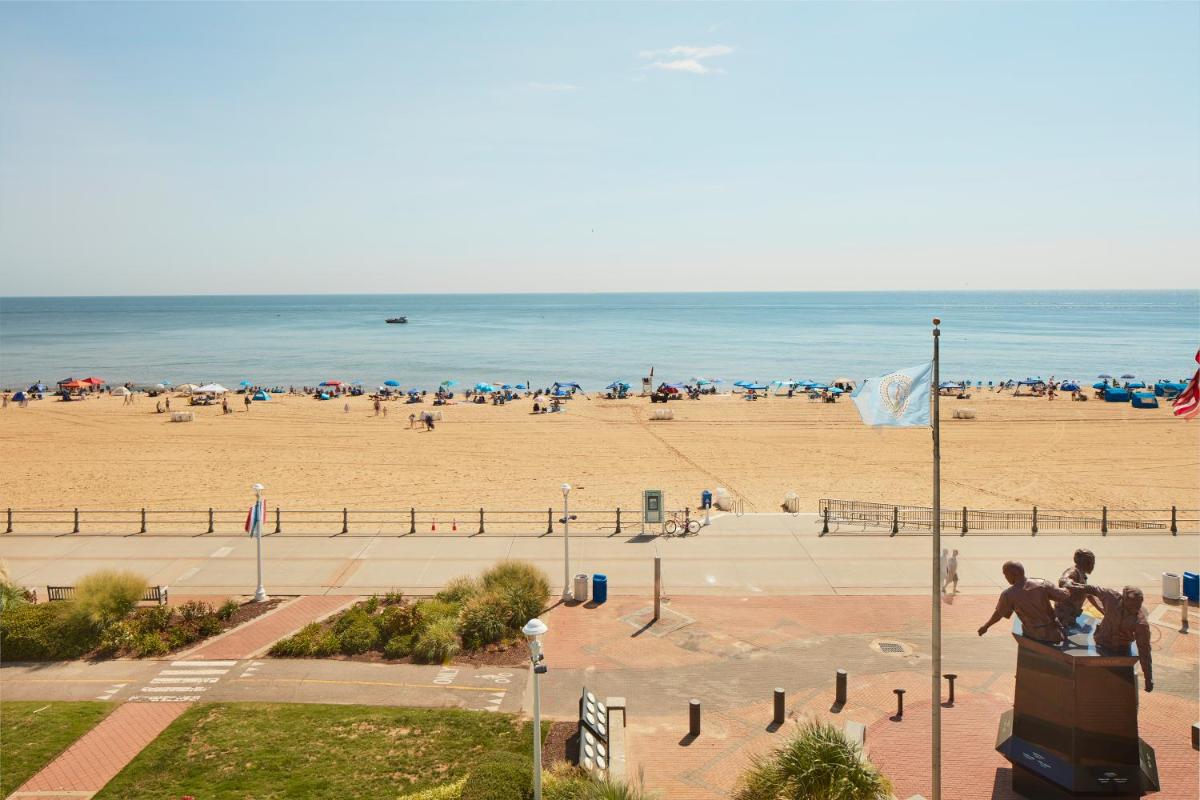 Sheraton Oceanfront Hotel - Housity