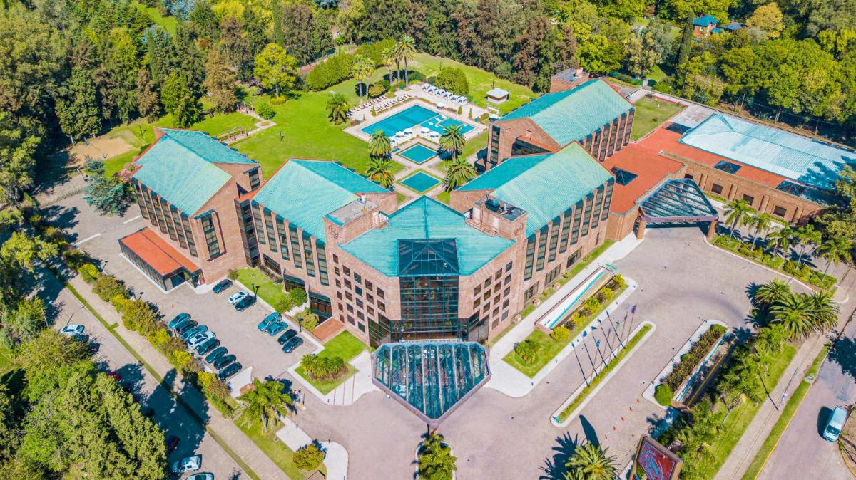 Suitetrails - Sheraton Pilar Hotel & Convention Center