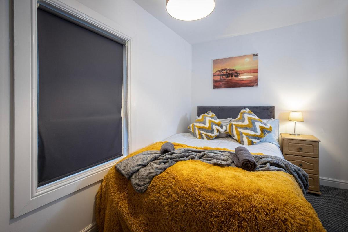 Bank Street Apartment 9 - Housity