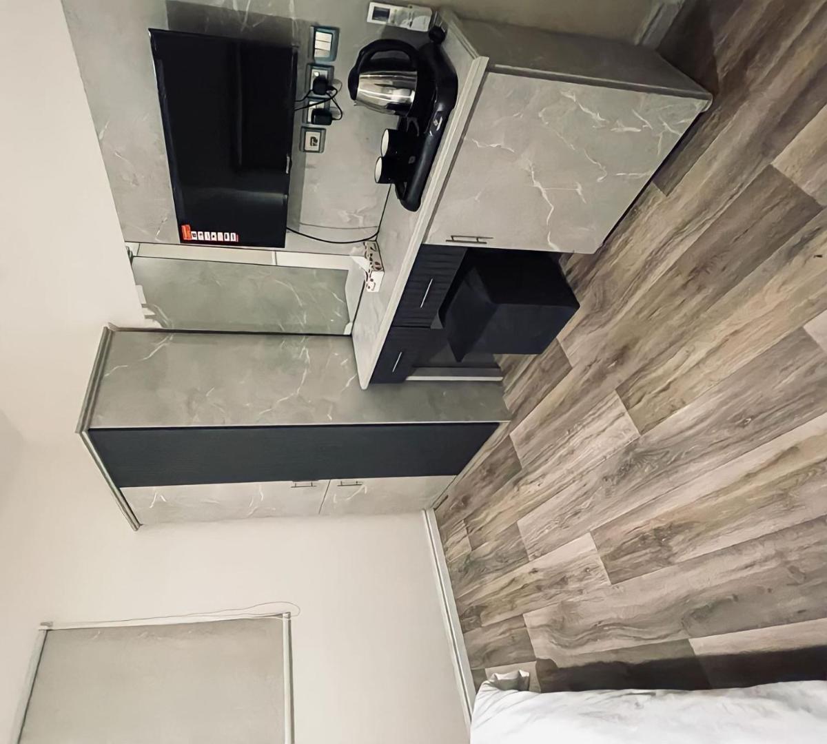 sky hotel - Housity