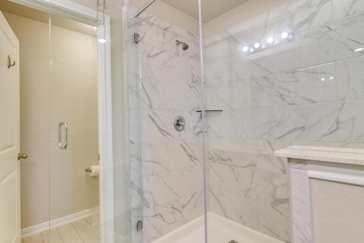 La Porte Home with Balconies Walk to Beach! - Housity