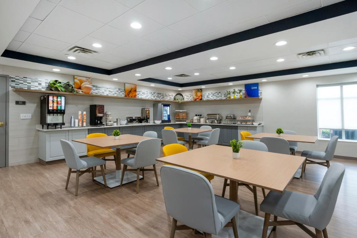 Comfort Inn & Suites Hampton near Coliseum - Housity