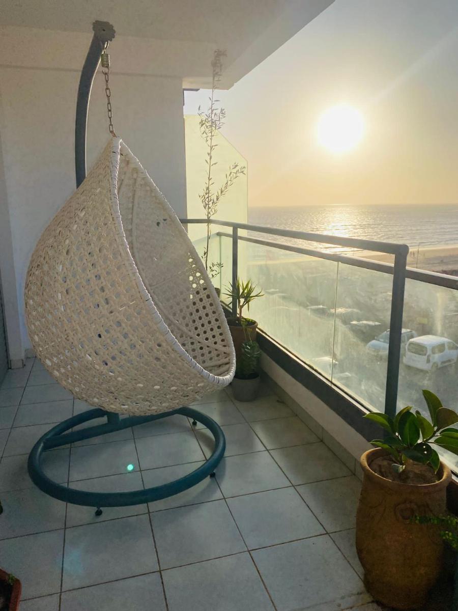Beach and Mountain View Surf Apartment - Housity