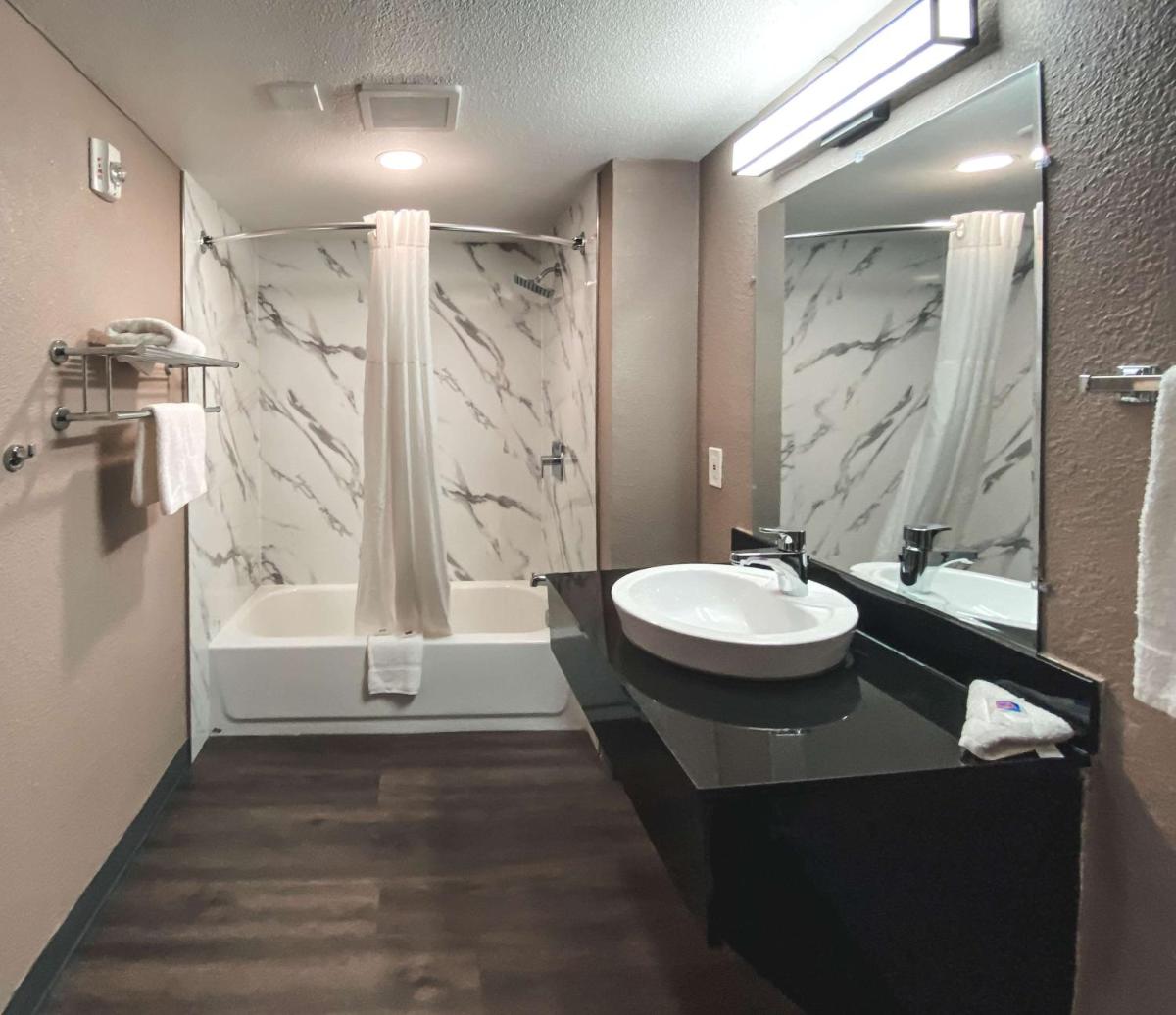 Motel 6-West Sacramento, CA - Housity