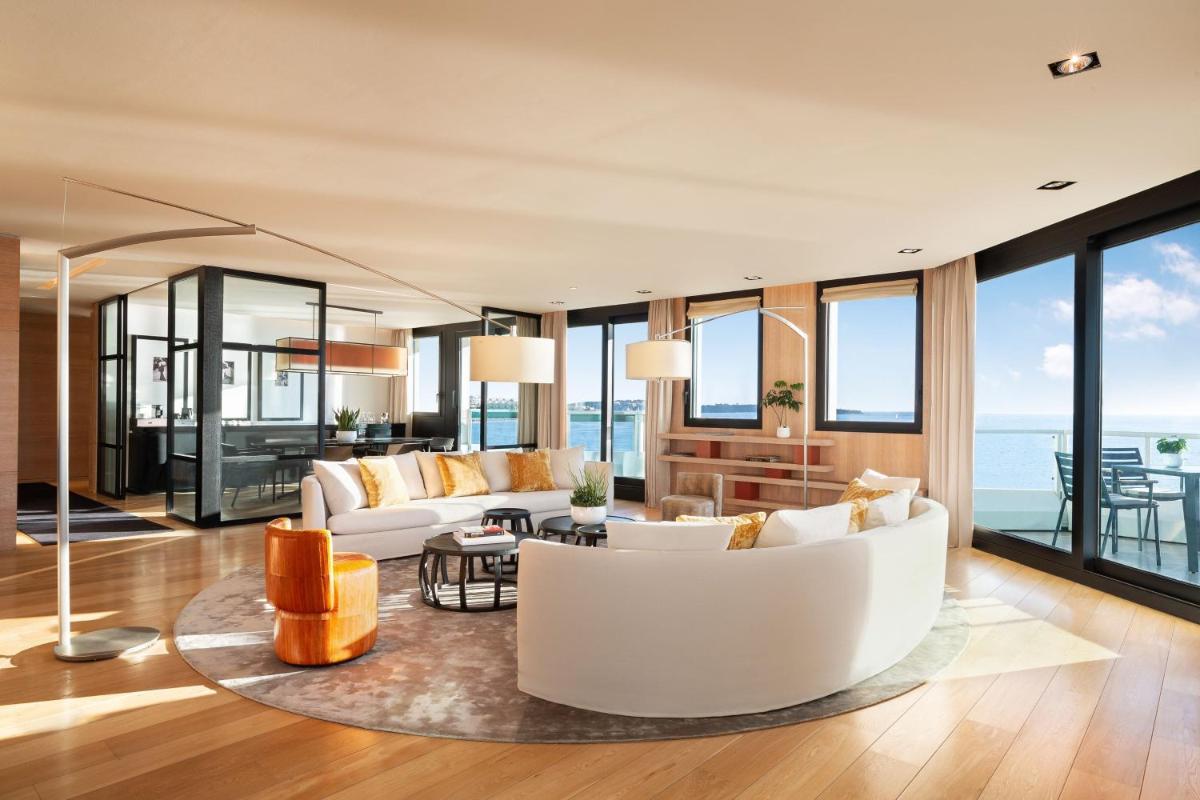 Coin salon dans l'établissement JW Marriott Cannes