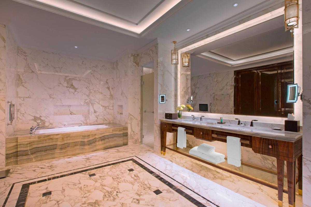Sheraton Grand Wuhan Hankou Hotel - Hizvo