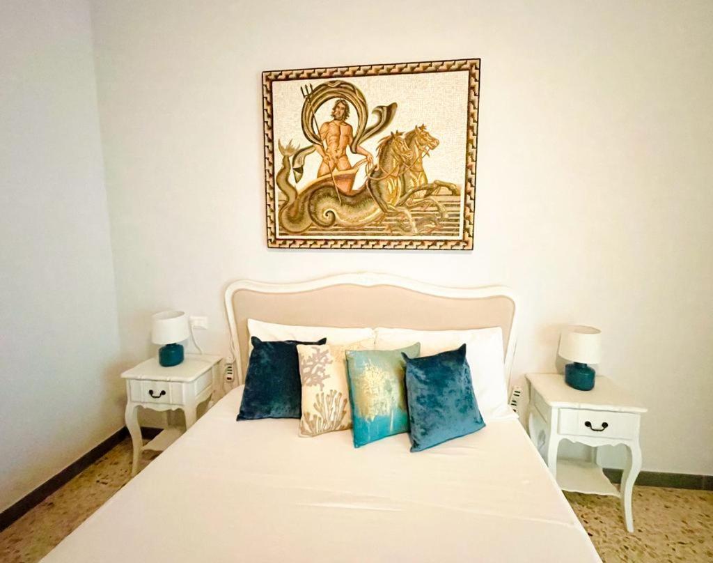 Trapani Centro Storico Apartment, Great Central Location! All new furniture and appliances! - Housity