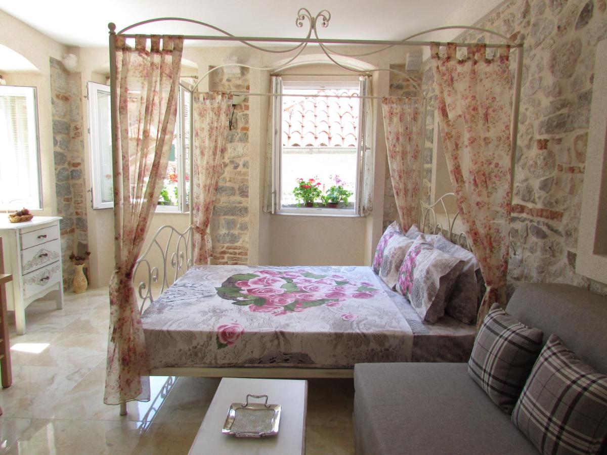 Apartments Popovic - Housity