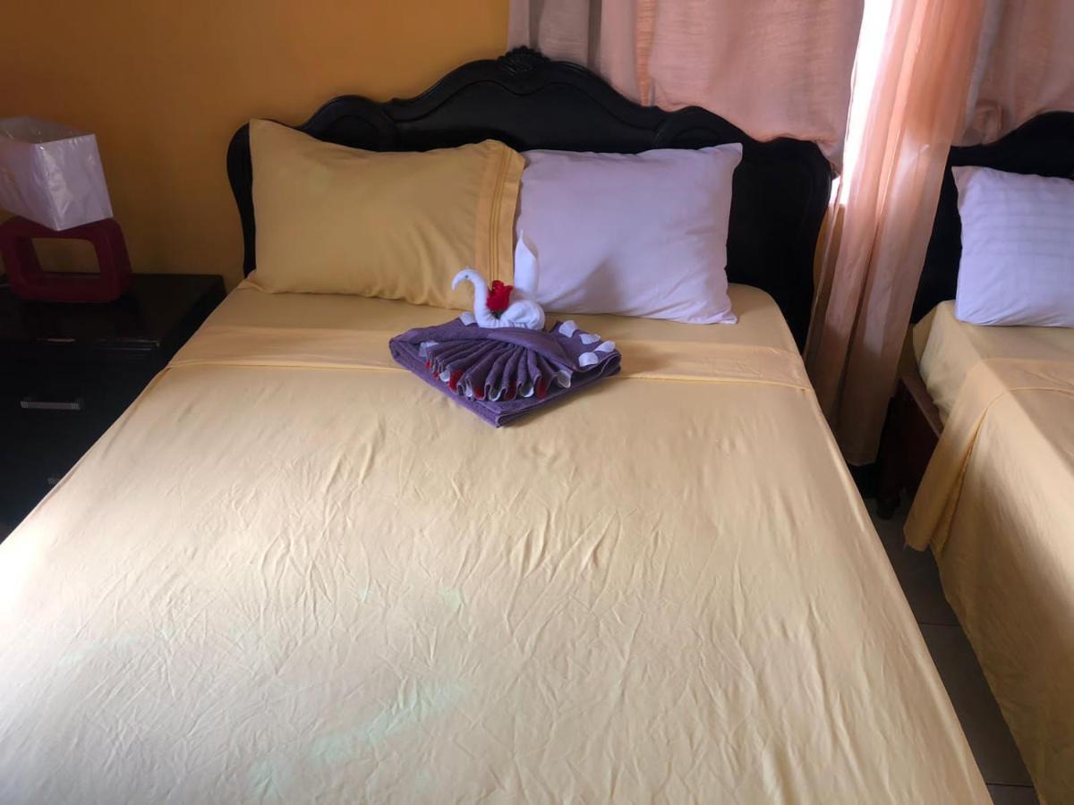 Pool house hotel - Housity