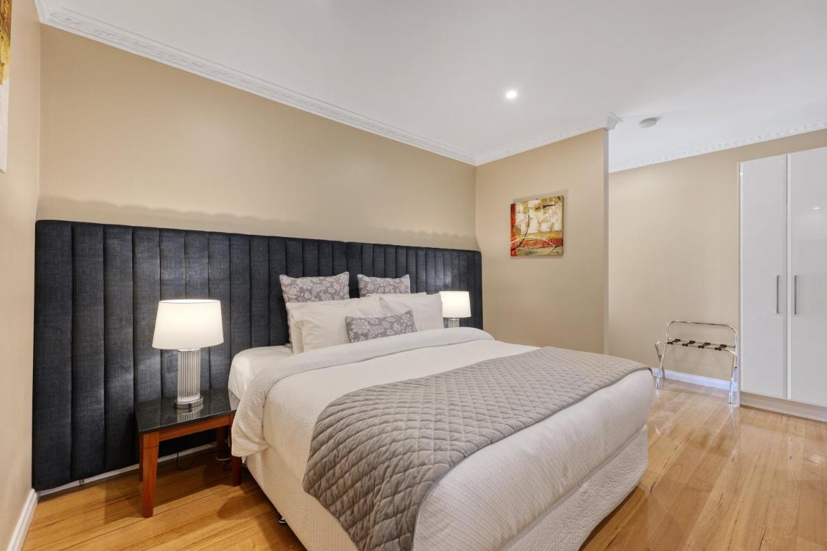 Wrenfield Cottages - Housity