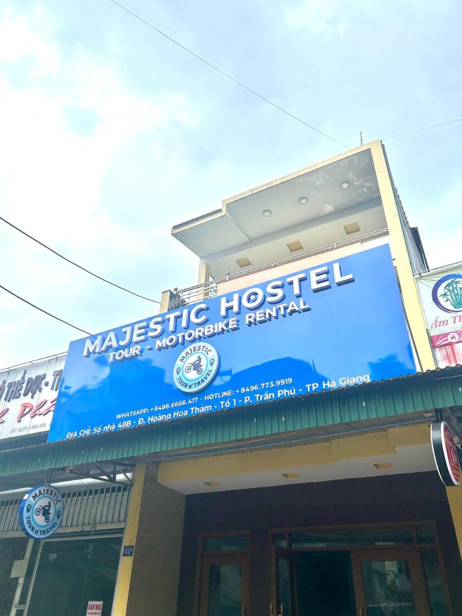 Majestic Hostel - Tour & Motorbike Rental - Housity