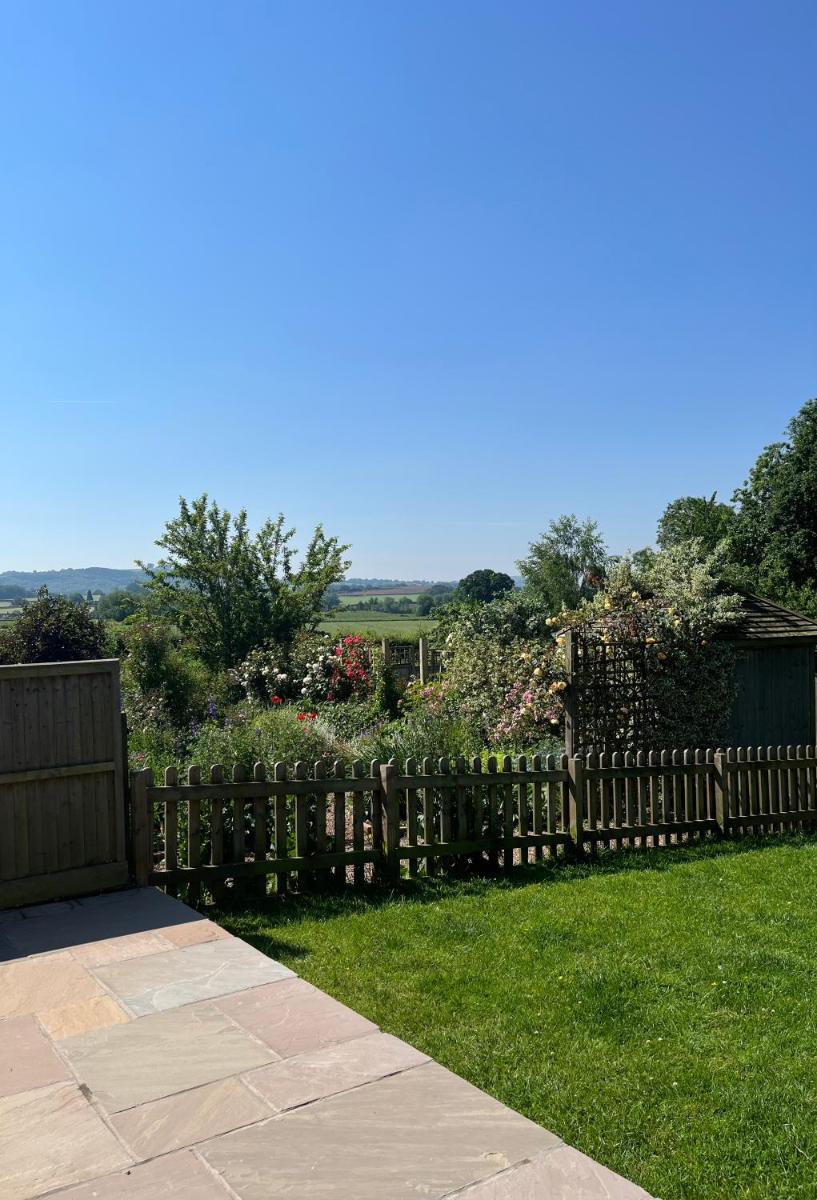 Cwm Lodge, an idyllic retreat in the heart of Herefordshire! - Housity