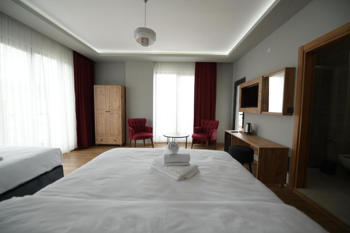 POAL GROUP HOTELS - Housity