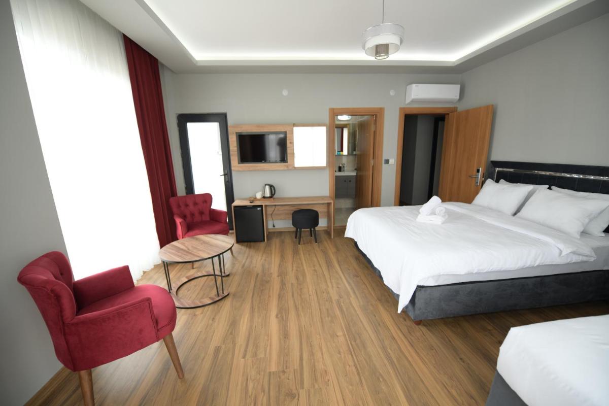 POAL GROUP HOTELS - Housity