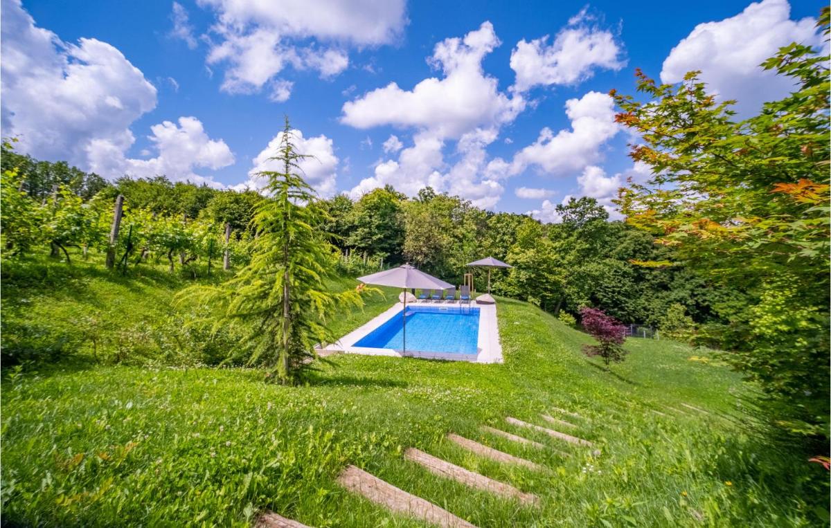 Stunning Home In Barbarici Kravarski - Housity