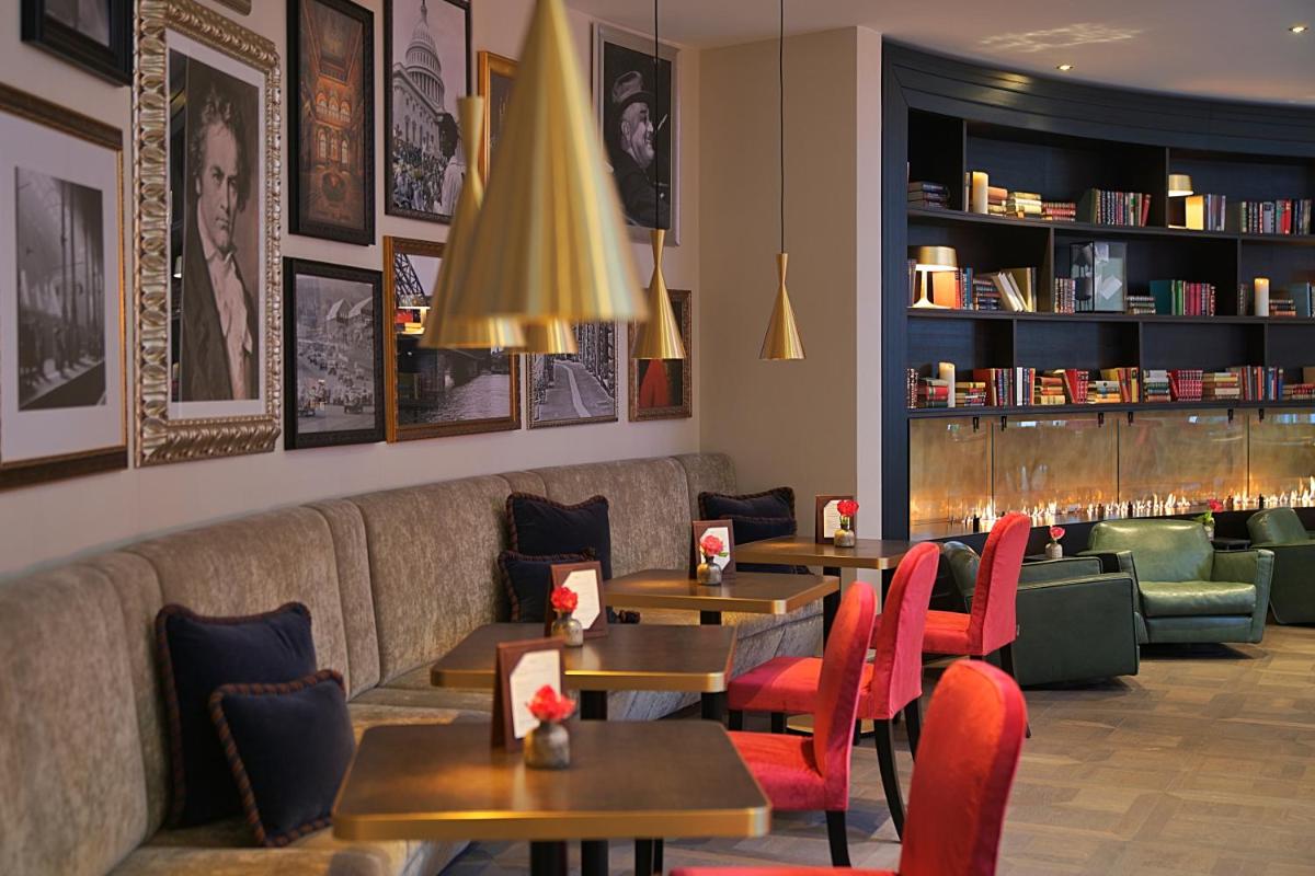 Ein Sitzbereich in der Unterkunft VILA VITA Rosenpark Ein Sitzbereich in der Unterkunft VILA VITA Rosenpark