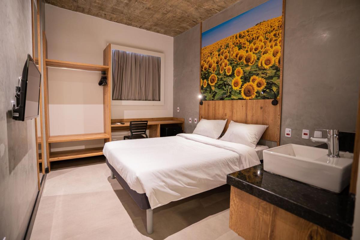 CAMPOS DE HOLAMBRA INN - Housity