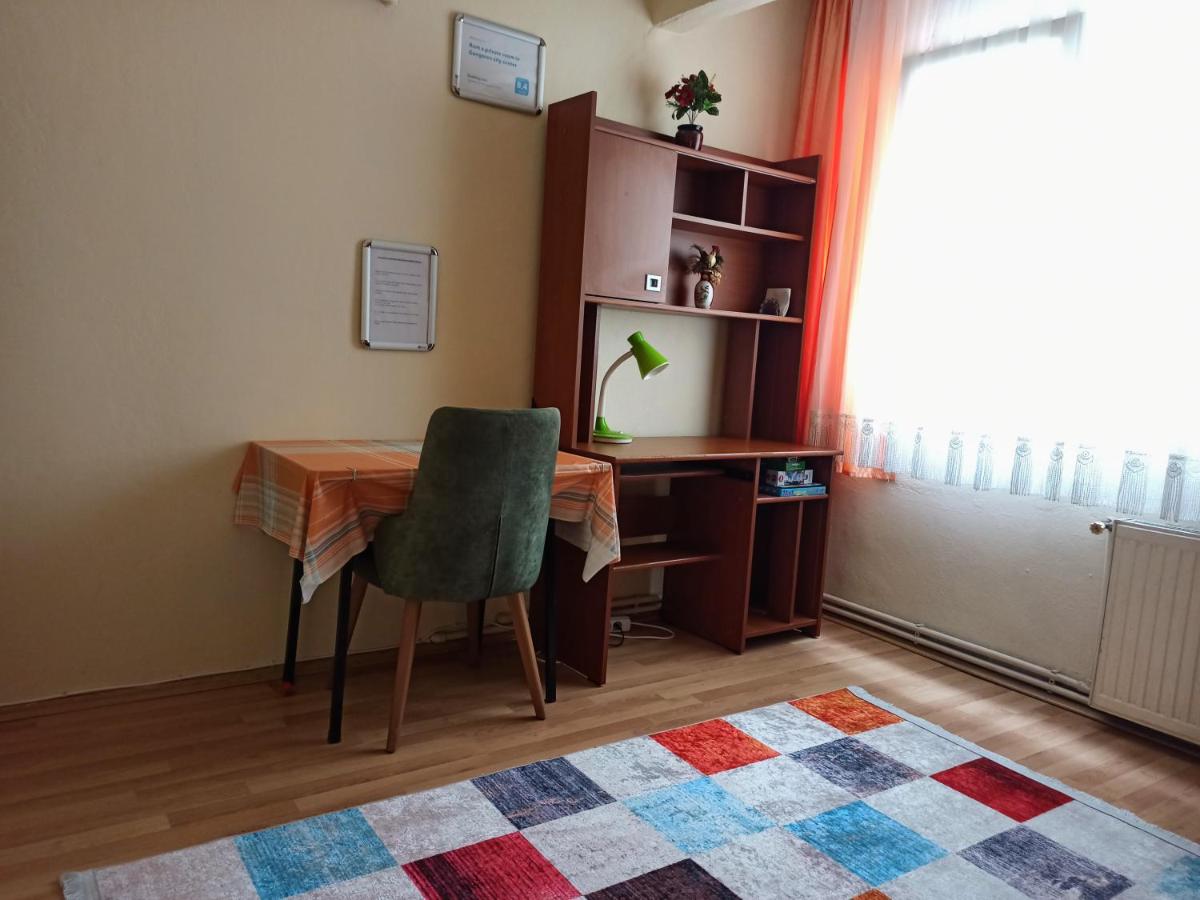 Private Room Close to Merter and Gungoren Textile Center - Housity