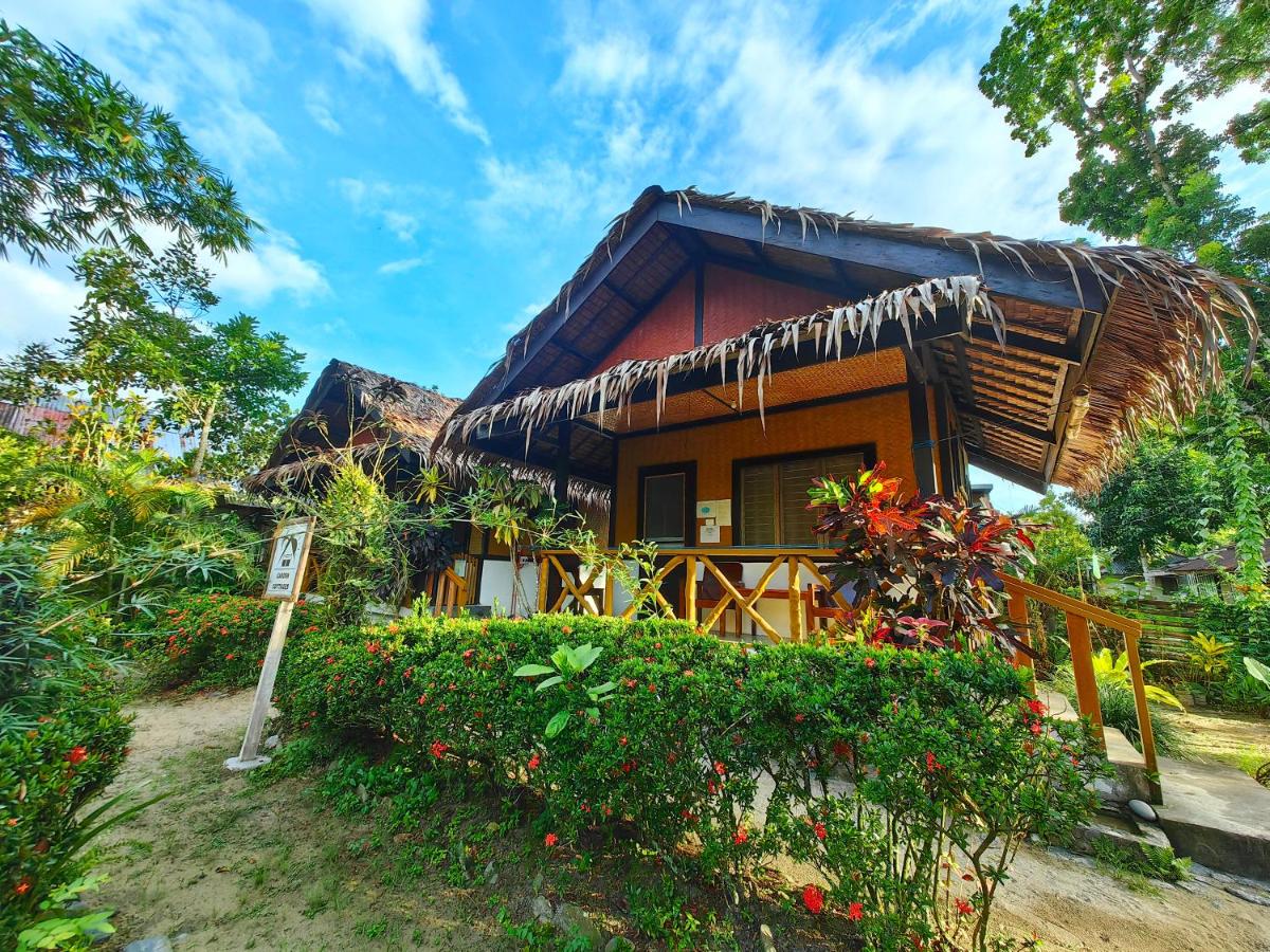Besaga Beachfront B&B - Port Barton - Housity