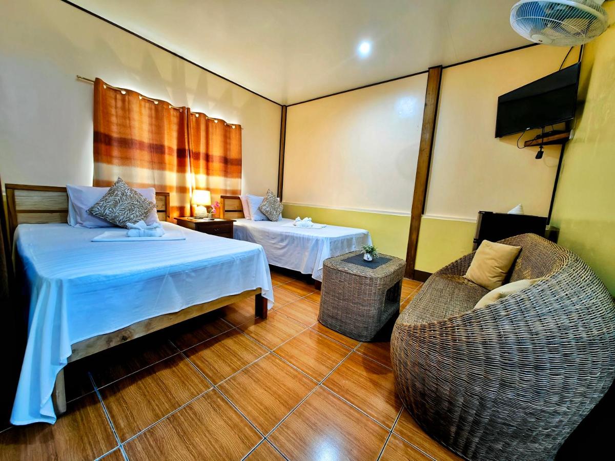 Suitetrails - Besaga Beachfront B&B - Port Barton