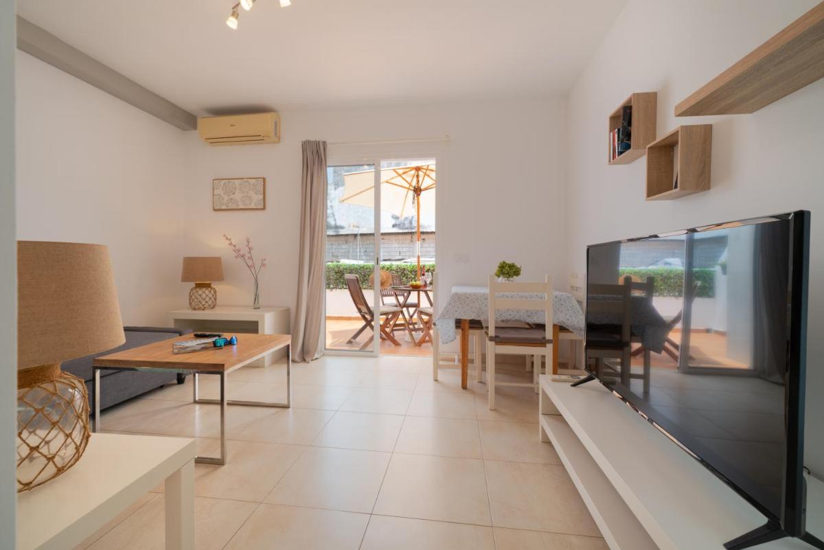Sabbia Suites Ginesa - Housity
