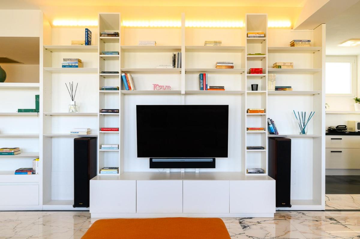Peaceful Penthouse with Garage by NDP rent - Housity