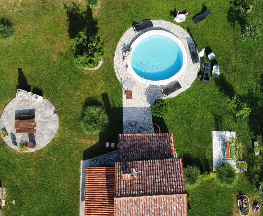 Holiday House VUKI - Housity