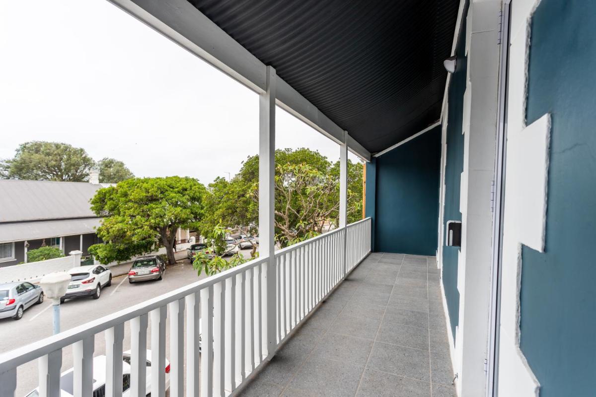 Blue Yellow Door Home - Housity