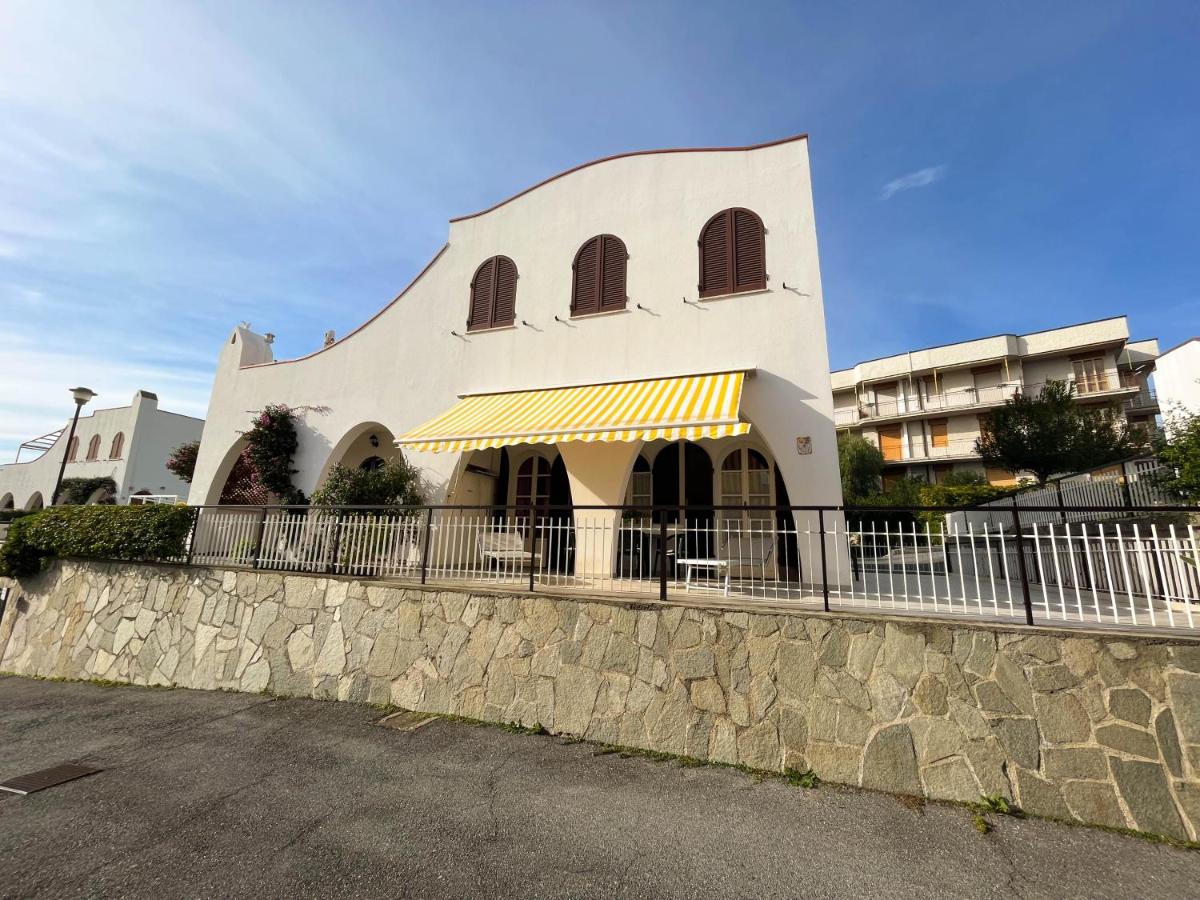 Casa La Perla - Alloggio con terrazza panoramica, piscina e free parking - Housity