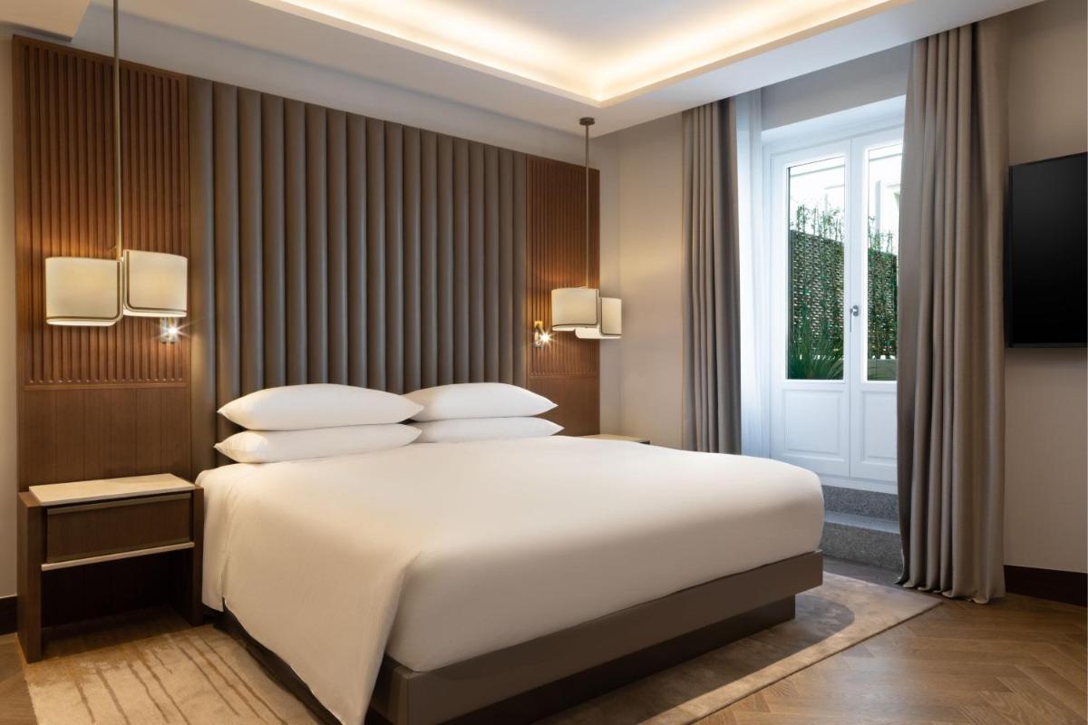 Cama o camas de una habitación en JW Marriott Hotel Madrid