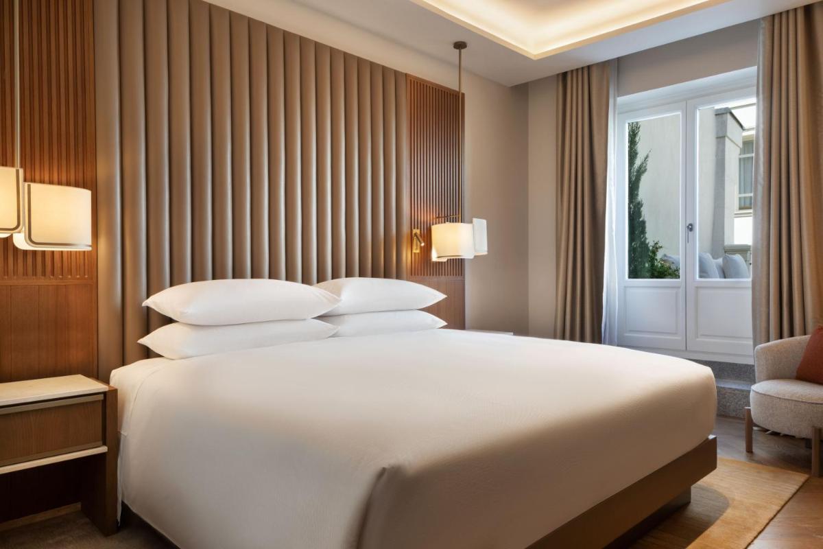 Cama o camas de una habitación en JW Marriott Hotel Madrid