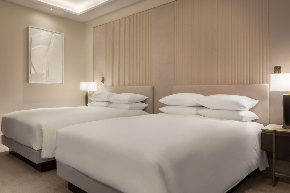 Cama o camas de una habitación en JW Marriott Hotel Madrid