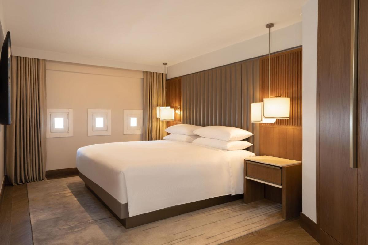 Cama o camas de una habitación en JW Marriott Hotel Madrid
