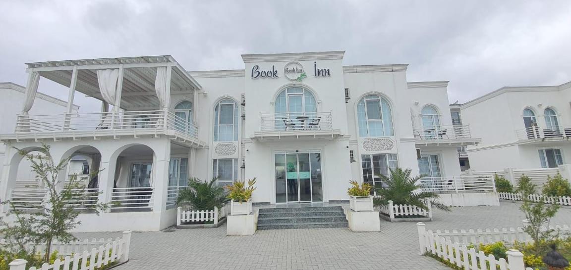 Book İnn Boutique Hotel - Housity