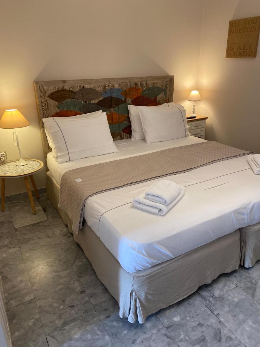 Aelia Houses - Housity